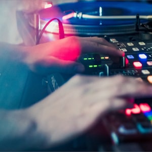 DJ Turn It Loud(夜场dj刚仔 VS 夜场dj谢志Mix)-ElectroHouse [抖音中文]